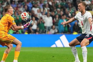 MS fotbal | Anglický fotbalista Burn si zahrál poprvé na MS i bez prstu na ruce - Sport.cz